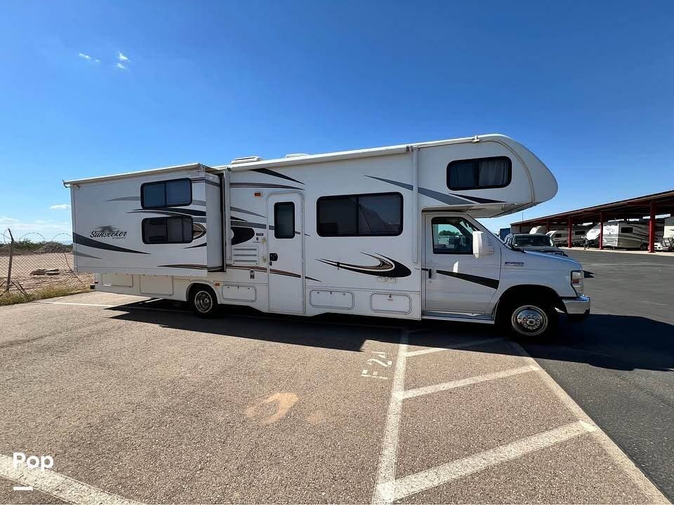 Call now about this 2015 Forest River Sunseeker 3170DS! 2015 Forest River Sunseeker 3170DS - Used Class C For Sale by Pop RVs in Vail, Arizona features Slideout