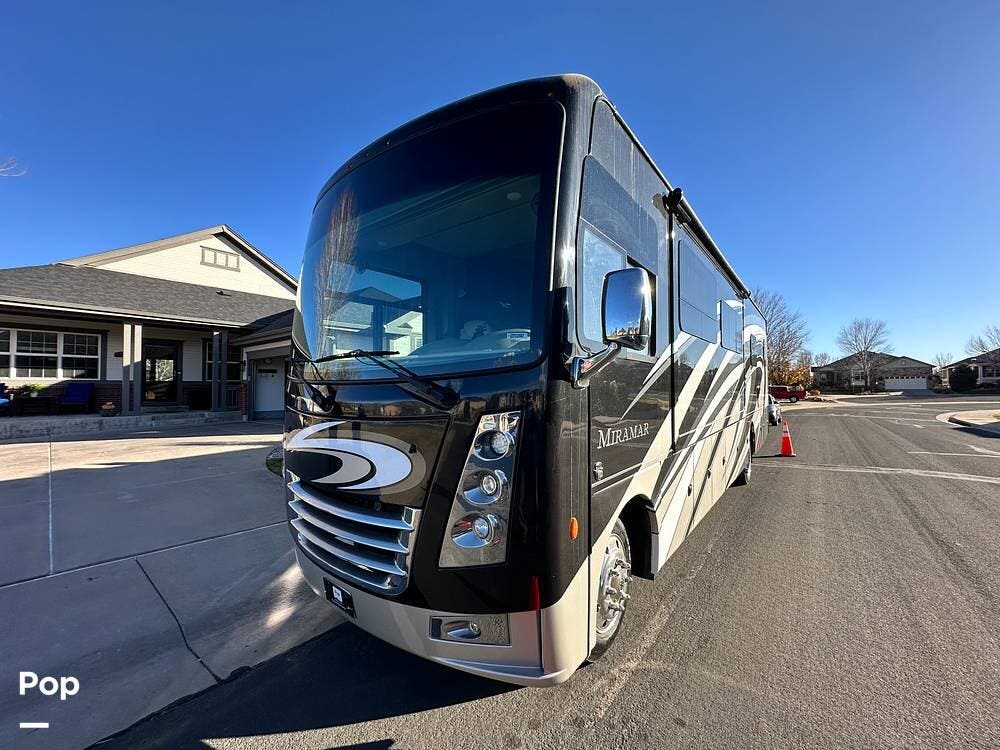 Call now about this 2019 Thor Motor Coach Miramar 35.3! 2019 Thor Motor Coach Miramar 35.3 - Used Class A For Sale by Pop RVs in Thornton, Colorado features Air Conditioning, Generator, Slideout, Leveling Jacks