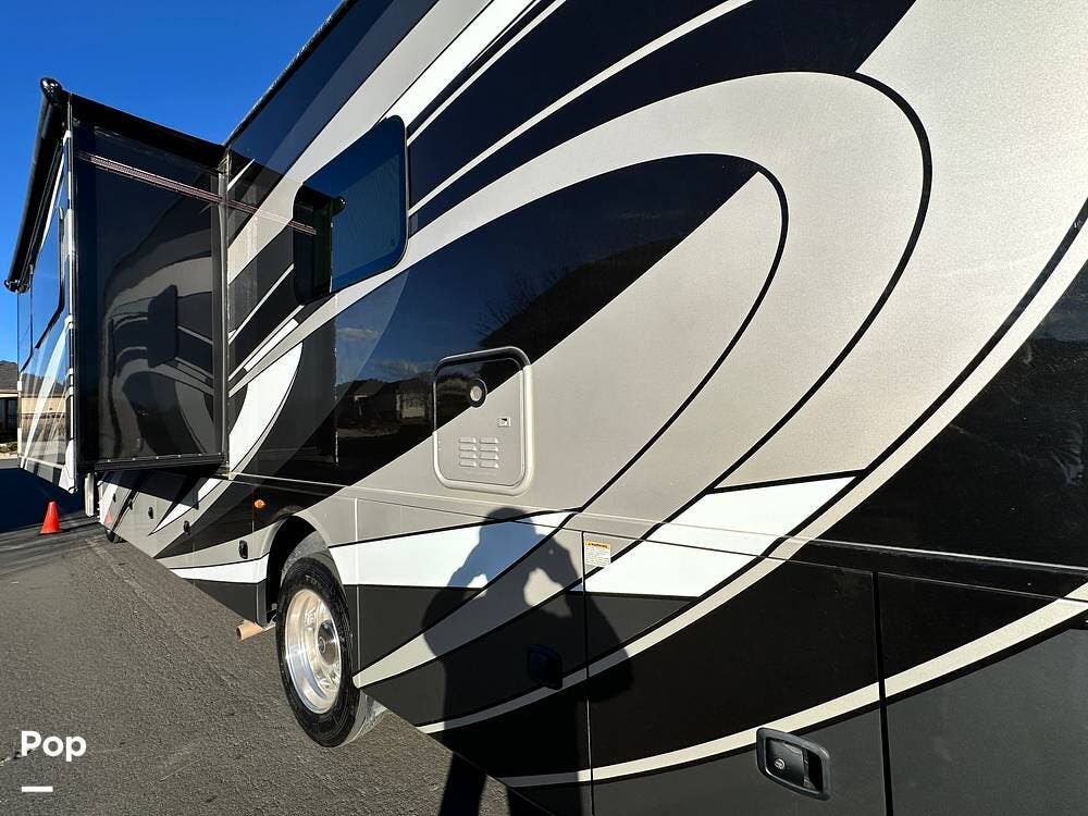 Contact us now about this 2019 Thor Motor Coach Miramar 35.3! 2019 Miramar 35.3 by Thor Motor Coach from Pop RVs in Thornton, Colorado