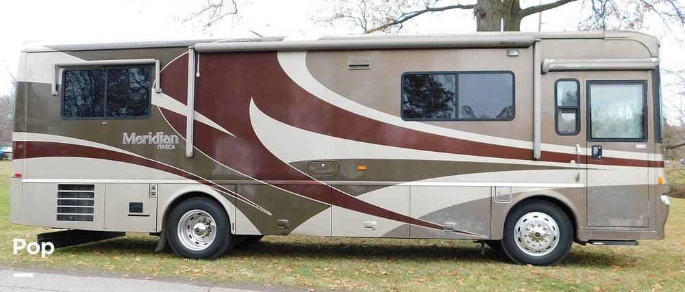 Contact us now about this 2006 Itasca Meridian 32T! 2006 Meridian 32T by Itasca from Pop RVs in North Ridgeville, Ohio