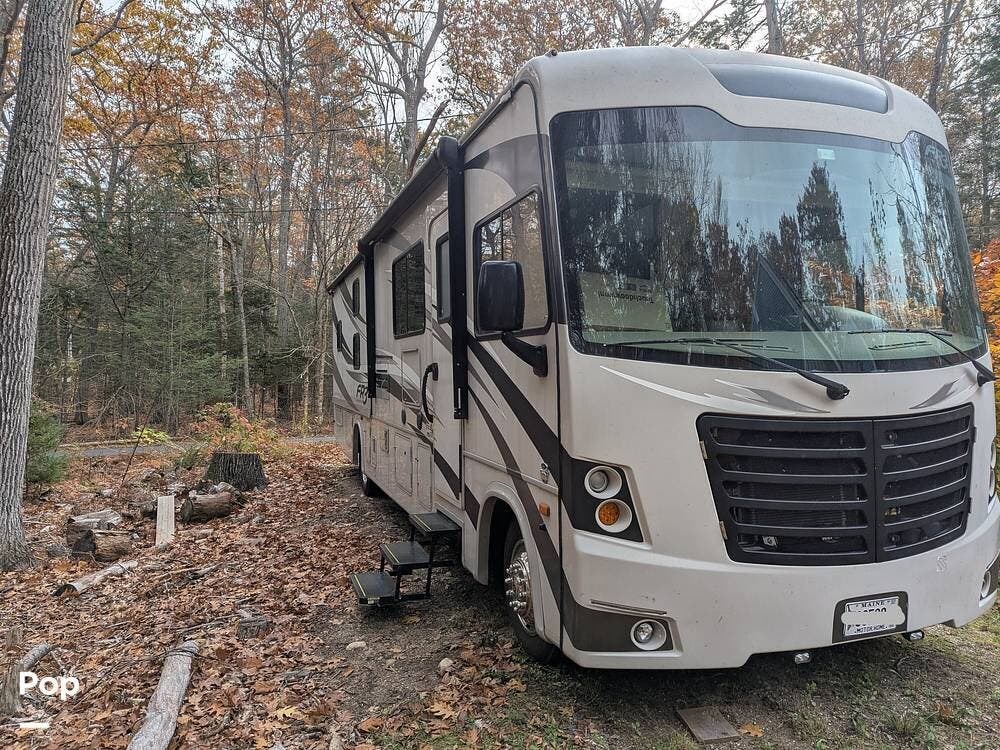 Contact us now about this 2017 Forest River FR3 32DS! 2017 FR3 32DS by Forest River from Pop RVs in Harpswell, Maine