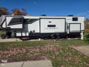 Call now about this 2024 Keystone Avalanche 390DS! 2024 Keystone Avalanche 390DS - Used Fifth Wheel For Sale by Pop RVs in Hopkins, Michigan features Air Conditioning, Awning, Leveling Jacks, Slideout