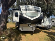 Call now about this 2020 Coachmen Brookstone 344FL! 2020 Coachmen Brookstone 344FL - Used Fifth Wheel For Sale by Pop RVs in Arcadia, Florida features Leveling Jacks, Awning, Slideout, Air Conditioning