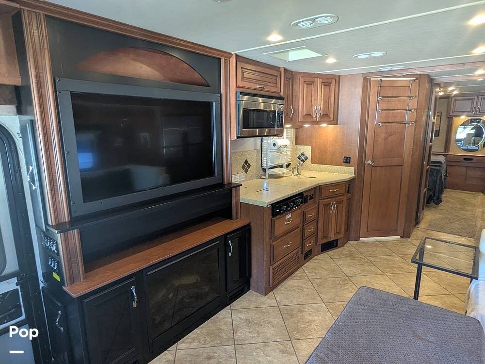 Call now about this 2012 Fleetwood Southwind 36S! 2012 Fleetwood Southwind 36S - Used Class A For Sale by Pop RVs in Deland, Florida features Generator, Awning, Air Conditioning, Slideout