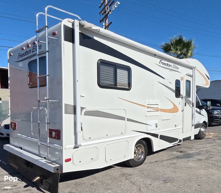 Used 2010 Thor Motor Coach Freedom Elite Series M-23S available in Burbank, California