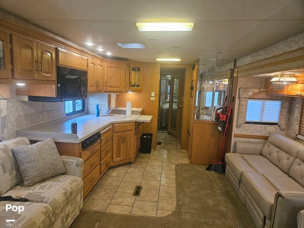 Call now about this 2005 Newmar Dutch Star 4023! 2005 Newmar Dutch Star 4023 - Used Diesel Pusher For Sale by Pop RVs in Kingsville, Texas features Slideout, Leveling Jacks, Generator, Awning, Air Conditioning