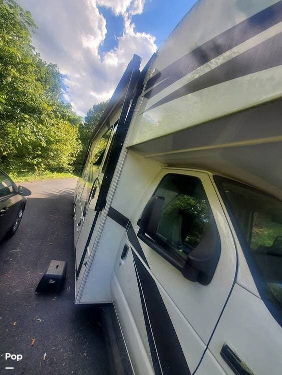 Contact us now about this 2022 Jayco Redhawk 31F! 2022 Redhawk 31F by Jayco from Pop RVs in Blountville, Tennessee