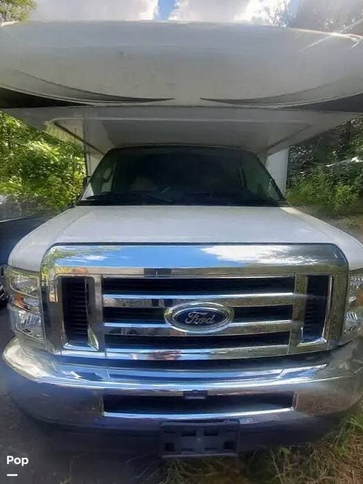 Call now about this 2022 Jayco Redhawk 31F! 2022 Jayco Redhawk 31F - Used Class C For Sale by Pop RVs in Blountville, Tennessee features Air Conditioning, Slideout, Generator, Awning