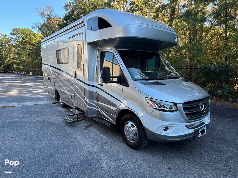 Call now about this 2022 Winnebago View 24D! 2022 Winnebago View 24D - Used Class C For Sale by Pop RVs in Beaufort, South Carolina features Leveling Jacks, Generator, Slideout, Air Conditioning, Awning