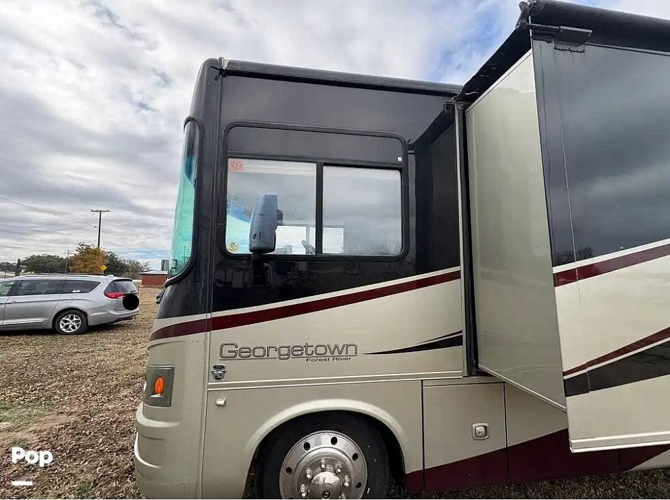 Contact us now about this 2011 Forest River Georgetown 378TS! 2011 Georgetown 378TS by Forest River from Pop RVs in Fredericksburg, Texas