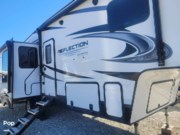 Call now about this 2022 Grand Design Reflection 303RLS! 2022 Grand Design Reflection 303RLS - Used Fifth Wheel For Sale by Pop RVs in Peletier, North Carolina features Awning, Slideout, Leveling Jacks, Air Conditioning