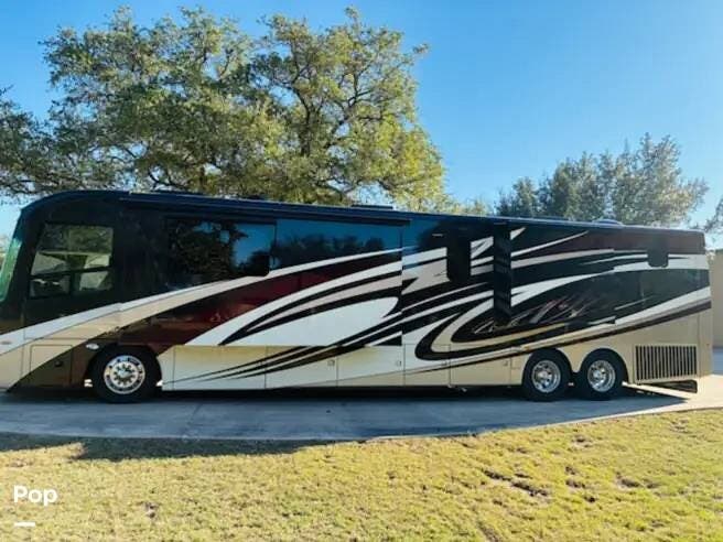 Call now about this 2016 Entegra Coach Aspire 44U! 2016 Entegra Coach Aspire 44U - Used Diesel Pusher For Sale by Pop RVs in Salado, Texas features Air Conditioning, Leveling Jacks, Slideout, Generator, Awning
