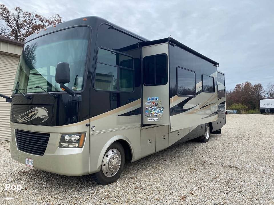 Call now about this 2012 Tiffin Allegro 34TGA! 2012 Tiffin Allegro 34TGA - Used Class A For Sale by Pop RVs in Foristell, Missouri features Slideout, Generator, Air Conditioning