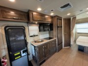 Contact us now about this 2019 Jayco Melbourne 24L! 2019 Melbourne 24L by Jayco from Pop RVs in Anaheim, California