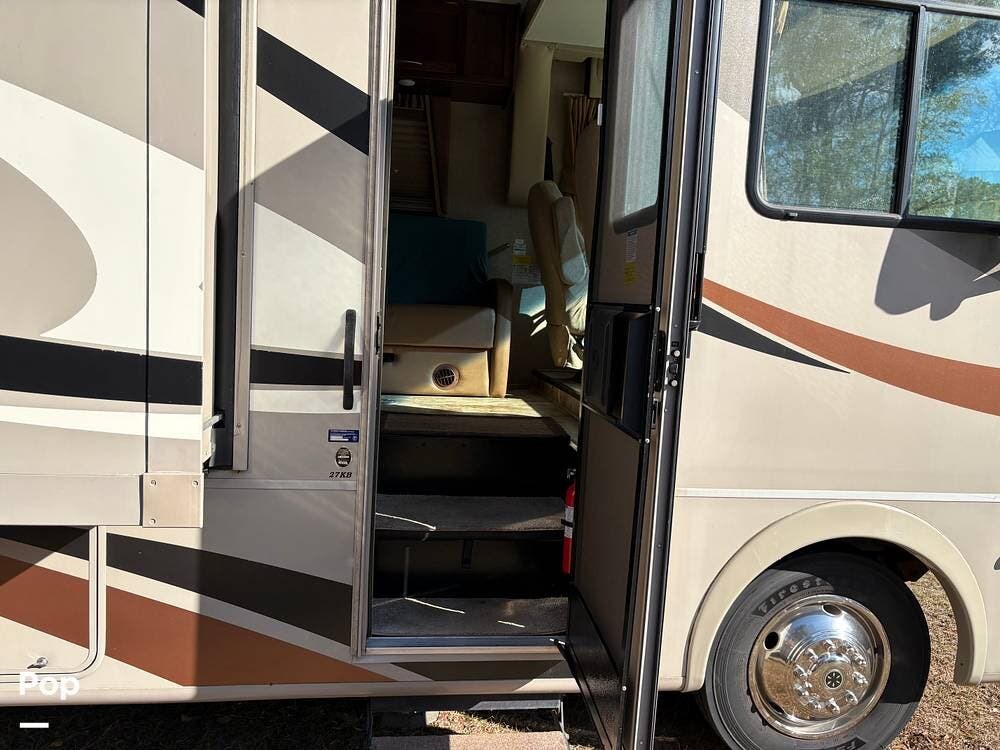 Used 2017 Coachmen Pursuit 27 KBP available in Gordon, Alabama