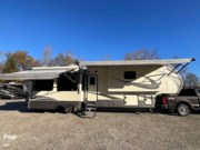 Call now about this 2019 Vanleigh Vilano 369FB! 2019 Vanleigh Vilano 369FB - Used Fifth Wheel For Sale by Pop RVs in Greer, South Carolina features Awning, Leveling Jacks, Slideout, Air Conditioning