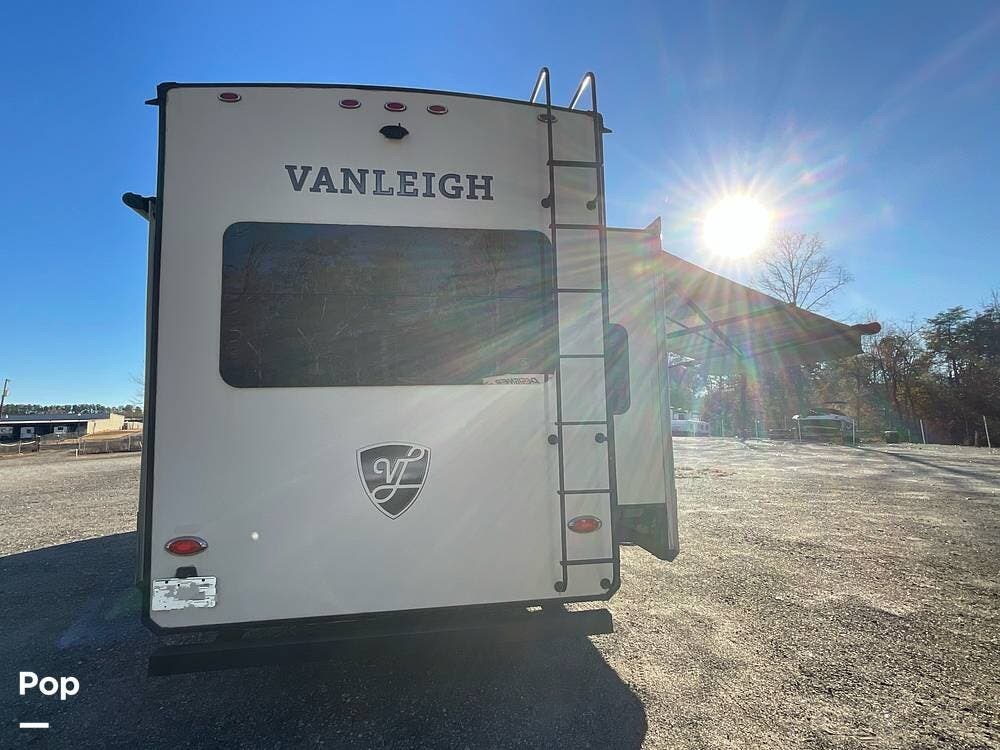 Used 2019 Vanleigh Vilano 369FB available in Greer, South Carolina