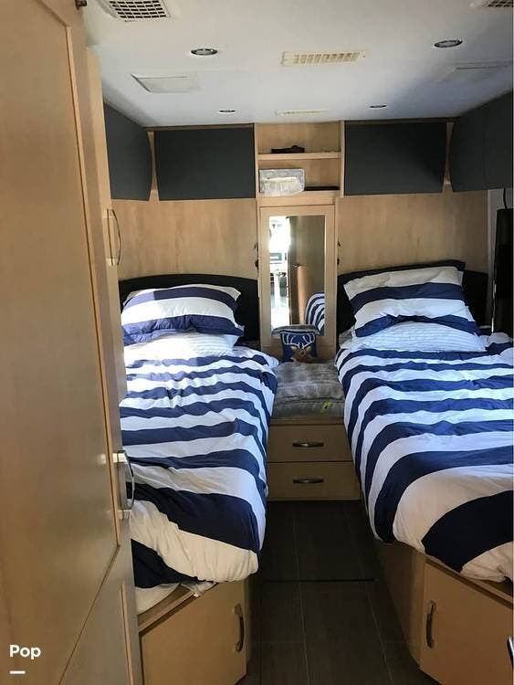 Used 2018 Leisure Travel Unity u24tb available in Northfield, Illinois