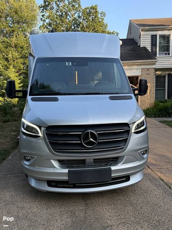 Call now about this 2022 Airstream Atlas Murphy Suite! 2022 Airstream Atlas Murphy Suite - Used Class B For Sale by Pop RVs in Lorton, Virginia features Slideout