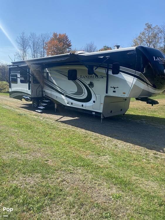 Contact us now about this 2017 Heartland Landmark 365 Series Newport! 2017 Landmark 365 Series Newport by Heartland from Pop RVs in Oneonta, New York