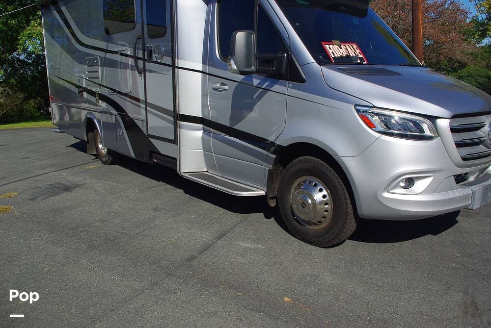 Contact us now about this 2020 Tiffin Wayfarer 25RW! 2020 Wayfarer 25RW by Tiffin from Pop RVs in King, North Carolina