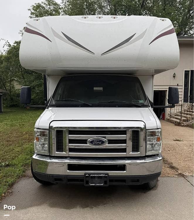 Contact us now about this 2018 Forest River Sunseeker 3170DS! 2018 Sunseeker 3170DS by Forest River from Pop RVs in Manhattan, Kansas