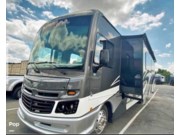Call now about this 2019 Fleetwood Bounder 33c! 2019 Fleetwood Bounder 33c - Used Class A For Sale by Pop RVs in Tell City, Indiana features Slideout