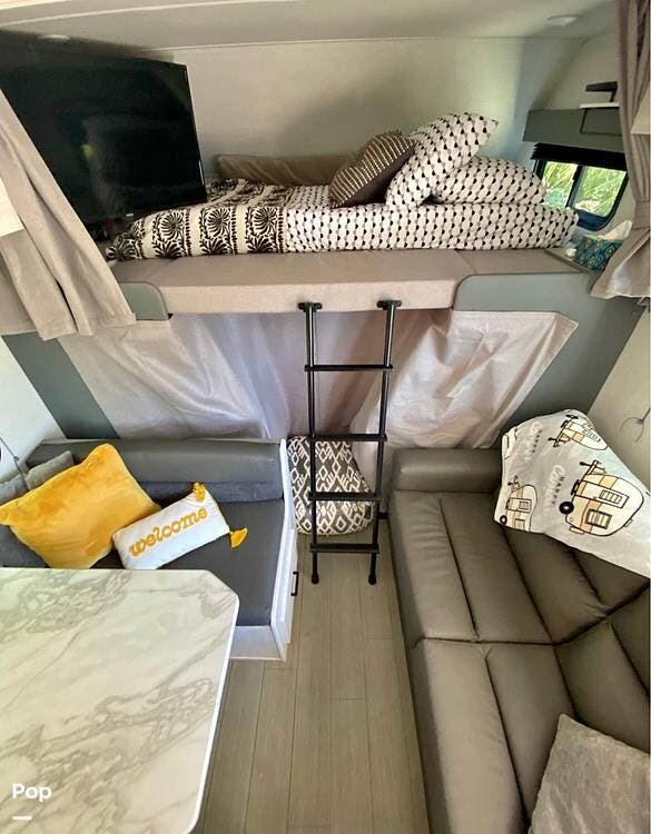 Call now about this 2023 East to West Entrada 2700NS! 2023 East to West Entrada 2700NS - Used Class C For Sale by Pop RVs in Land O Lakes, Florida