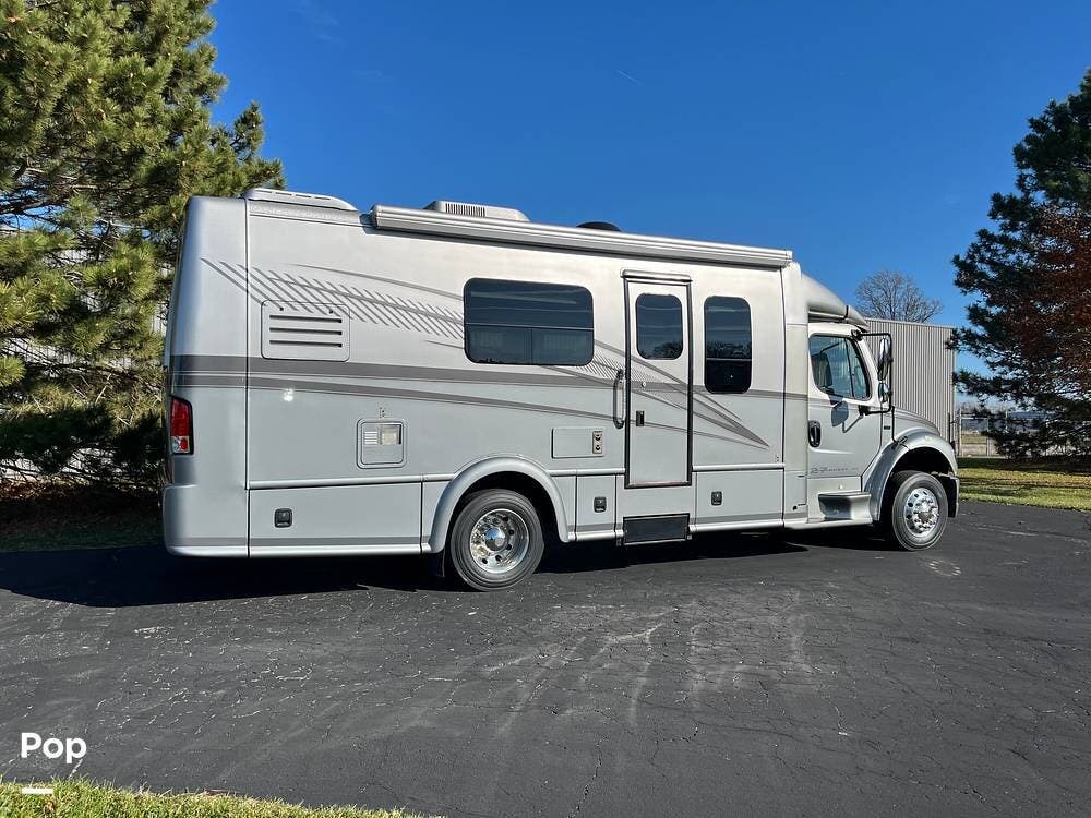 Used 2008 Dynamax Corp DynaQuest 275ST Non-slide available in Sandusky, Ohio