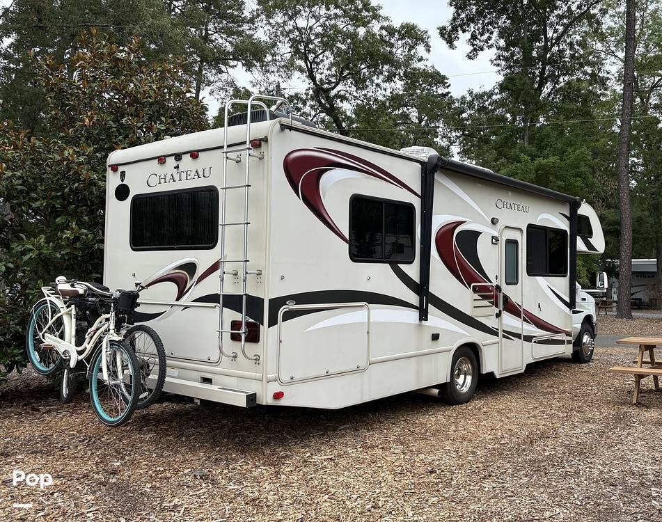 Used 2016 Thor Motor Coach Chateau 28A available in Tuckerton, New Jersey