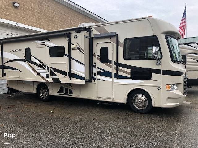 Call now about this 2015 Thor Motor Coach A.C.E. 27.1! 2015 Thor Motor Coach A.C.E. 27.1 - Used Class A For Sale by Pop RVs in Sebastian, Florida features Slideout
