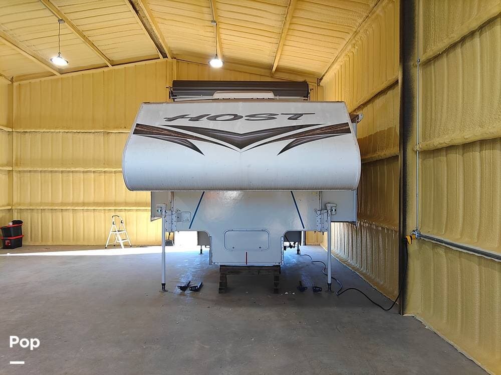Call now about this 2020 Host Cascade 10.6! 2020 Host Cascade 10.6 - Used Truck Camper For Sale by Pop RVs in Burleson, Texas features Awning, Slideout, Generator, Air Conditioning