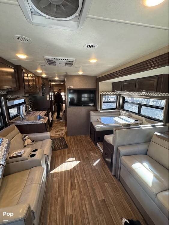 Contact us now about this 2019 Thor Motor Coach A.C.E. 33.1! 2019 A.C.E. 33.1 by Thor Motor Coach from Pop RVs in Whitmore, California