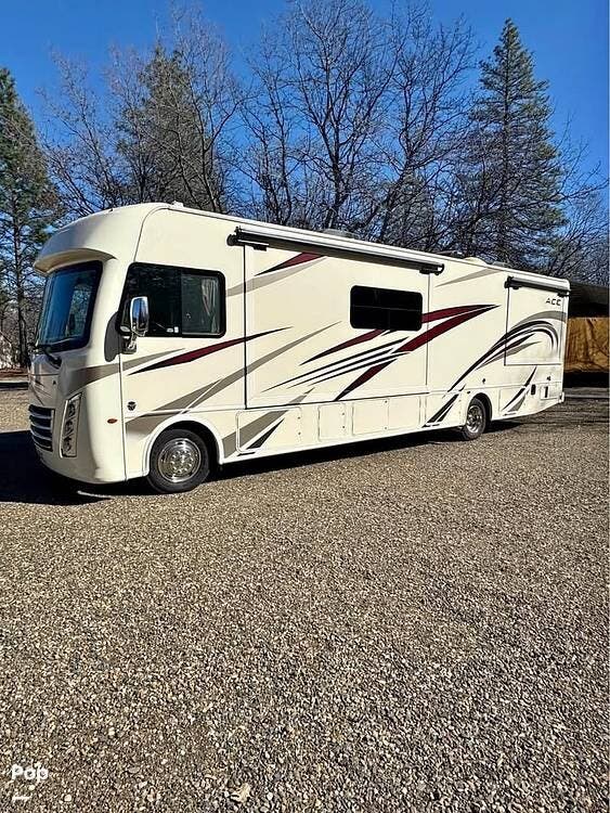 Call now about this 2019 Thor Motor Coach A.C.E. 33.1! 2019 Thor Motor Coach A.C.E. 33.1 - Used Class A For Sale by Pop RVs in Whitmore, California features Leveling Jacks, Awning, Generator, Air Conditioning, Slideout