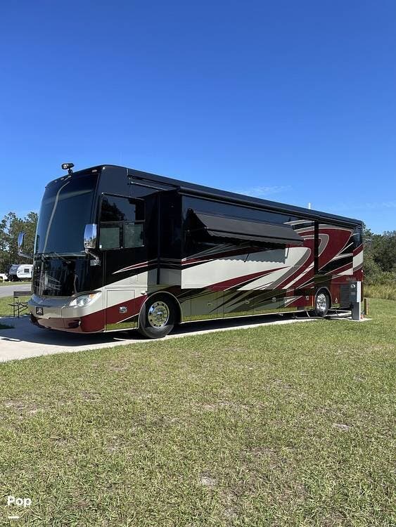 Call now about this 2014 Tiffin Allegro Bus 40 QBP! 2014 Tiffin Allegro Bus 40 QBP - Used Diesel Pusher For Sale by Pop RVs in Dade City, Florida features Slideout