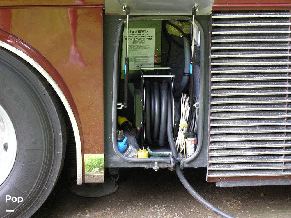 Contact us now about this 2014 Tiffin Allegro Bus 40 QBP! 2014 Allegro Bus 40 QBP by Tiffin from Pop RVs in Dade City, Florida