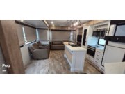 Call now about this 2022 Keystone Arcadia 377 RL! 2022 Keystone Arcadia 377 RL - Used Travel Trailer For Sale by Pop RVs in Stratford, Oklahoma features Slideout, Leveling Jacks, Awning, Air Conditioning