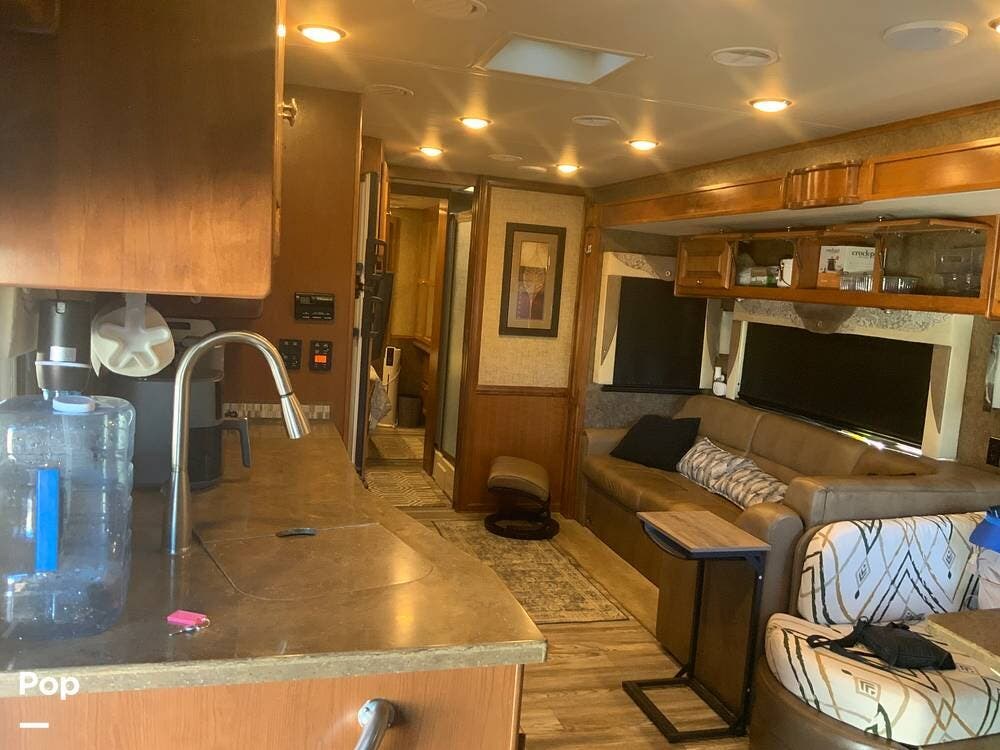 Call now about this 2015 Tiffin Open Road 31SA! 2015 Tiffin Open Road 31SA - Used Class A For Sale by Pop RVs in San Tan Valley, Arizona features Slideout