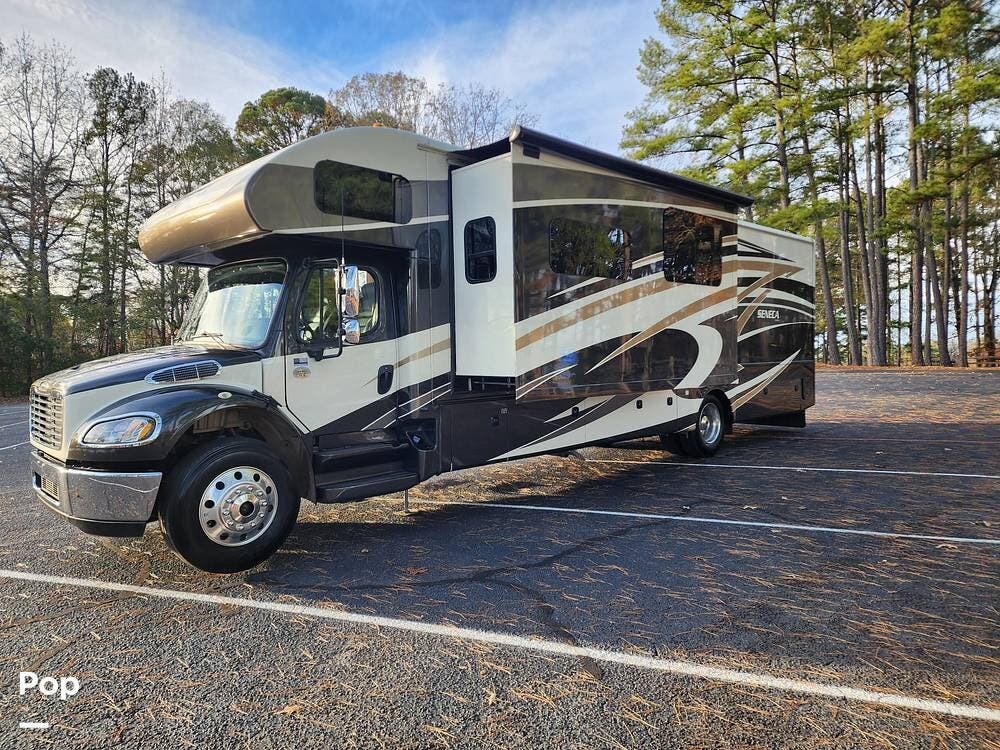 Call now about this 2016 Jayco Seneca 37TS! 2016 Jayco Seneca 37TS - Used Super C For Sale by Pop RVs in Seneca, South Carolina features Slideout, Generator, Air Conditioning, Awning, Leveling Jacks