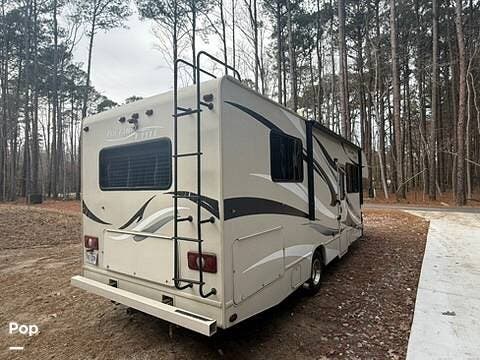 Call now about this 2014 Thor Motor Coach Freedom Elite 28H! 2014 Thor Motor Coach Freedom Elite 28H - Used Class C For Sale by Pop RVs in Carrollton, Virginia features Slideout, Awning, Generator