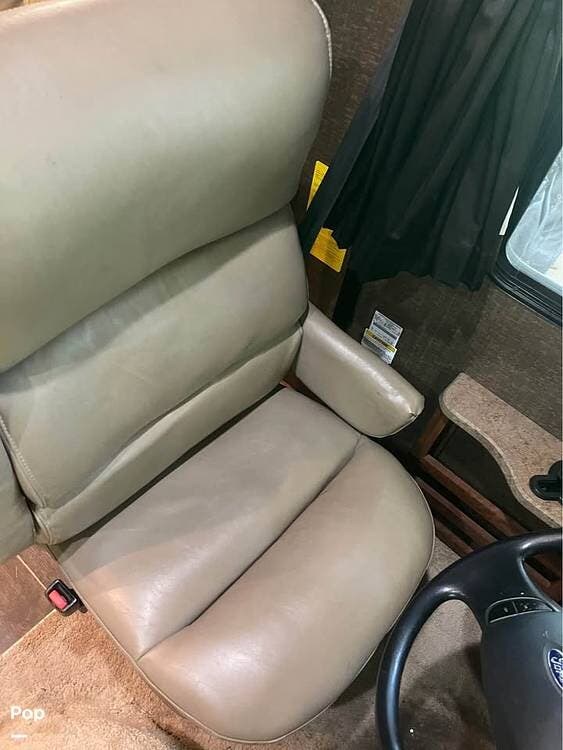 Contact us now about this 2013 Fleetwood Bounder 36H! 2013 Bounder 36H by Fleetwood from Pop RVs in North Fort Myers, Florida