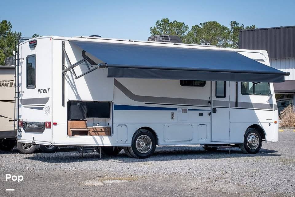 Call now about this 2018 Winnebago Intent 31p! 2018 Winnebago Intent 31p - Used Class A For Sale by Pop RVs in Mount Pleasant, South Carolina features Slideout