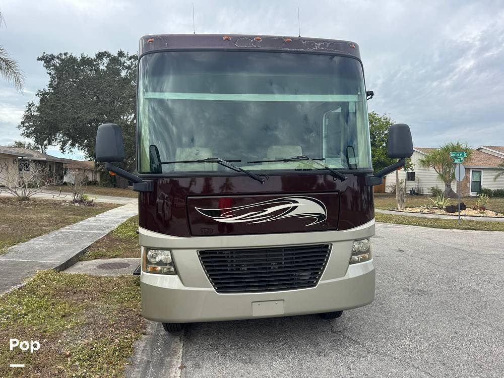 Call now about this 2012 Tiffin Allegro Open Road 32CA! 2012 Tiffin Allegro Open Road 32CA - Used Class A For Sale by Pop RVs in Sarasota, Florida features Generator, Air Conditioning, Slideout, Leveling Jacks, Awning