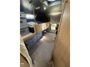 Call now about this 2020 Airstream Flying Cloud 30FB Bunk! 2020 Airstream Flying Cloud 30FB Bunk - Used Travel Trailer For Sale by Pop RVs in Ellensburg, Washington features Air Conditioning, Awning