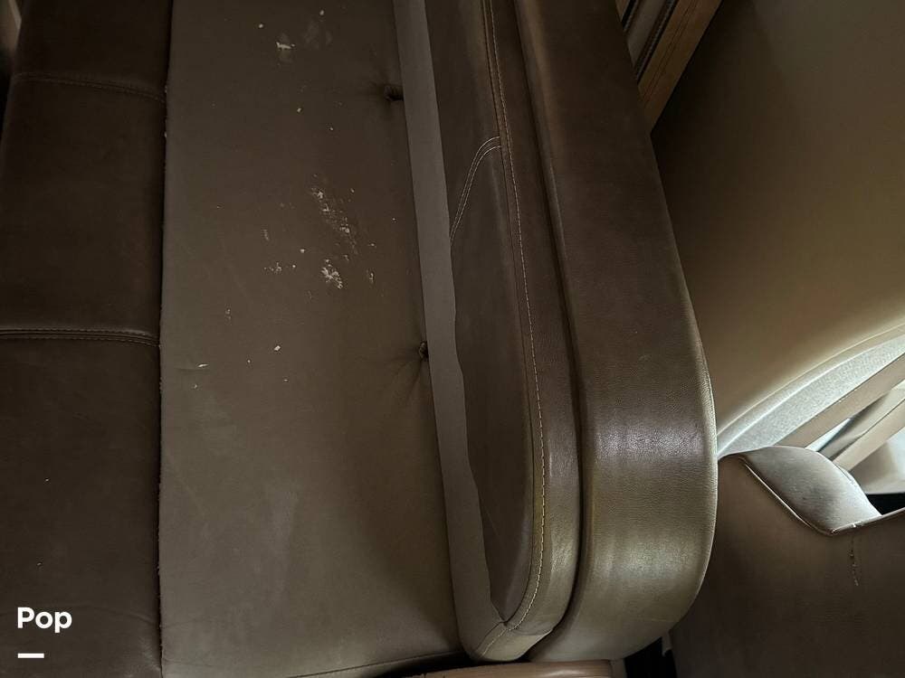 Call now about this 2020 Thor Motor Coach Quantum SE31! 2020 Thor Motor Coach Quantum SE31 - Used Class C For Sale by Pop RVs in Brooksville, Florida features Slideout