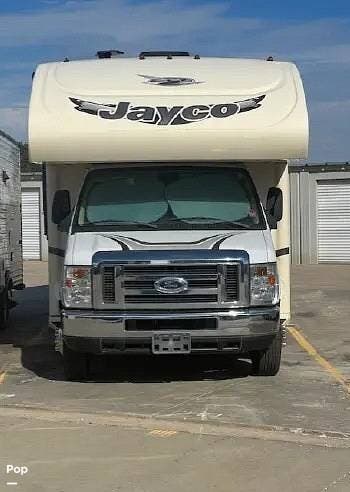 Call now about this 2017 Jayco Greyhawk 31DS! 2017 Jayco Greyhawk 31DS - Used Class C For Sale by Pop RVs in Olathe, Kansas features Slideout