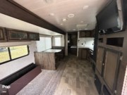 Call now about this 2019 Heartland Mallard M260! 2019 Heartland Mallard M260 - Used Travel Trailer For Sale by Pop RVs in Ocala, Florida features Leveling Jacks, Awning, Air Conditioning, Slideout