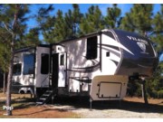 Call now about this 2021 Vanleigh Vilano 320GK! 2021 Vanleigh Vilano 320GK - Used Fifth Wheel For Sale by Pop RVs in Lancaster, New Hampshire features Slideout