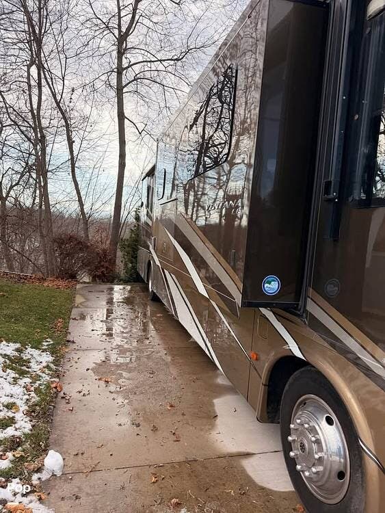 Contact us now about this 2017 Newmar Newmar 4037! 2017 Newmar 4037 by Newmar from Pop RVs in Newfane, New York