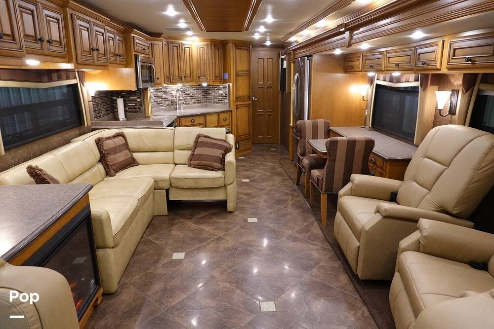 Call now about this 2014 Newmar Dutch Star 4372! 2014 Newmar Dutch Star 4372 - Used Diesel Pusher For Sale by Pop RVs in Dripping Springs, Texas features Air Conditioning, Slideout, Generator, Leveling Jacks